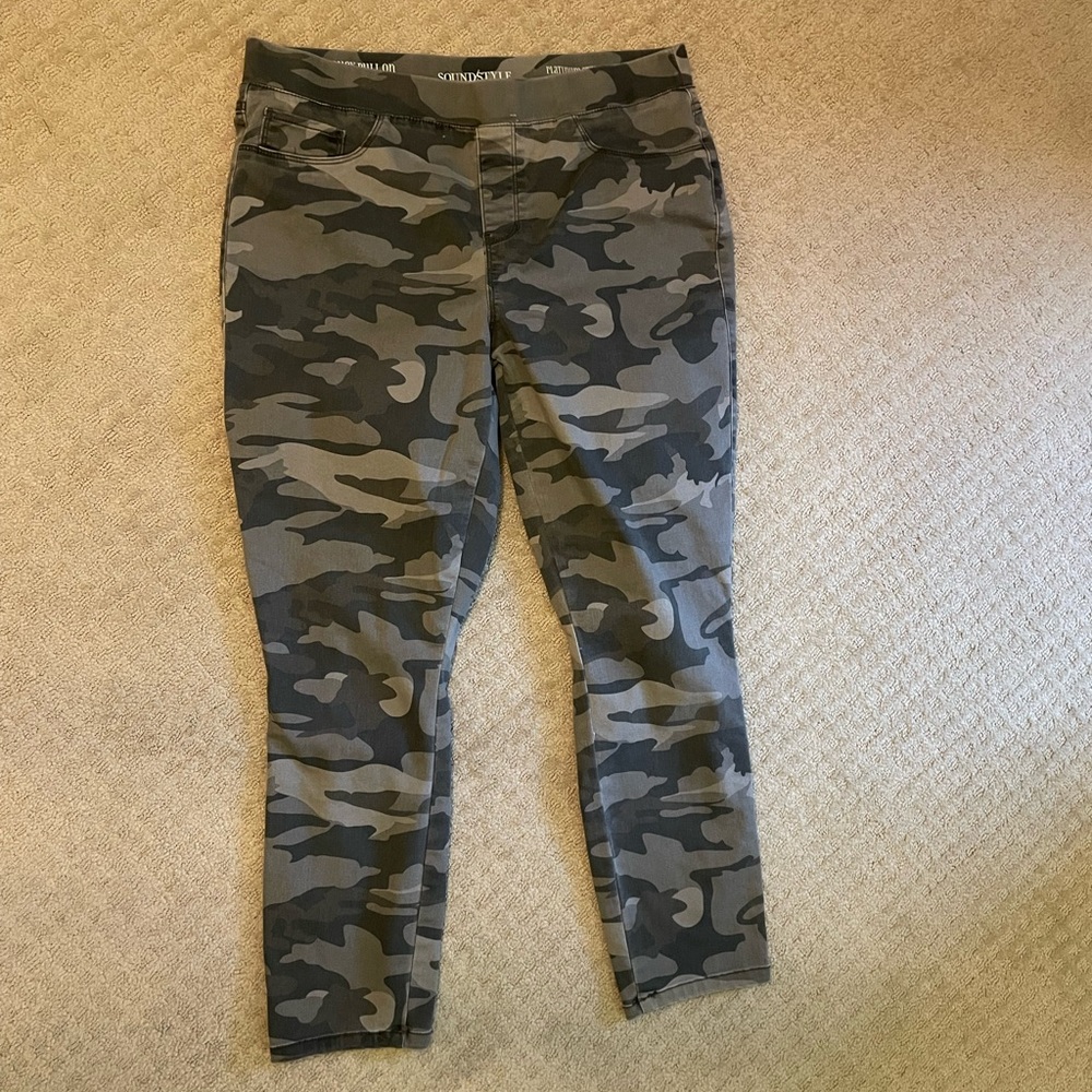 Camouflage stretchy pants. Comfortable!!